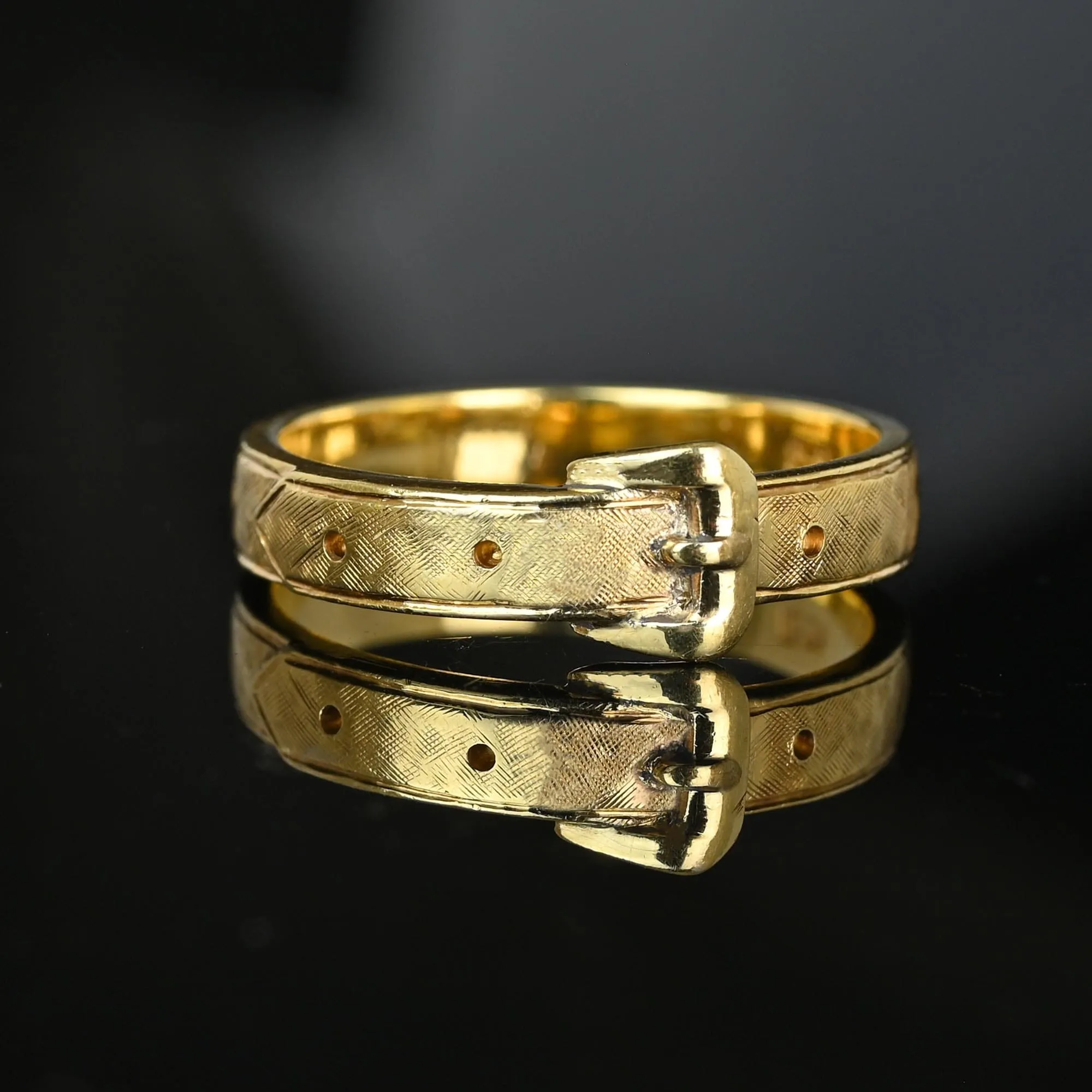 1940s Retro 14K Gold Buckle Wedding Band Ring