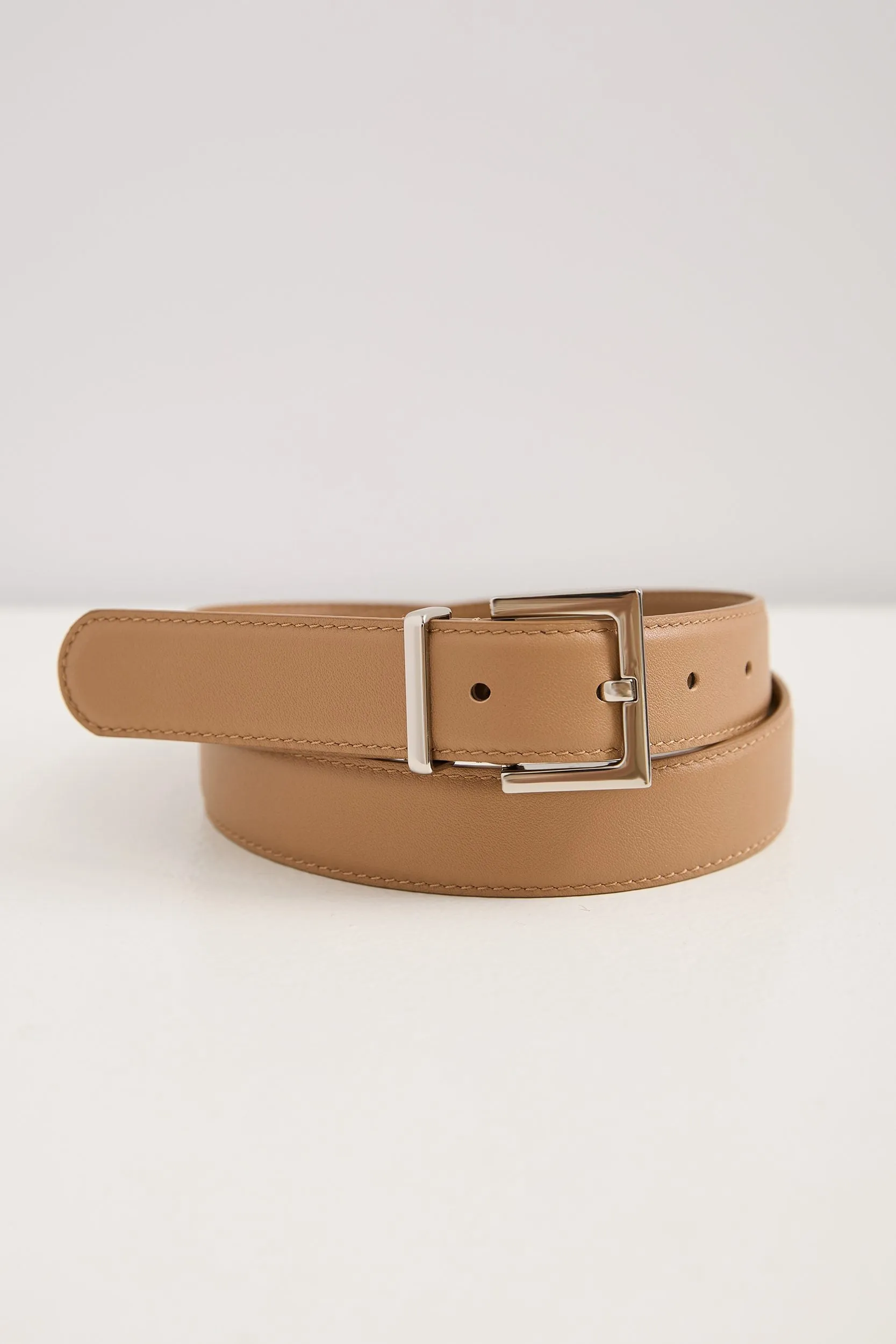 Classic belt with square buckle