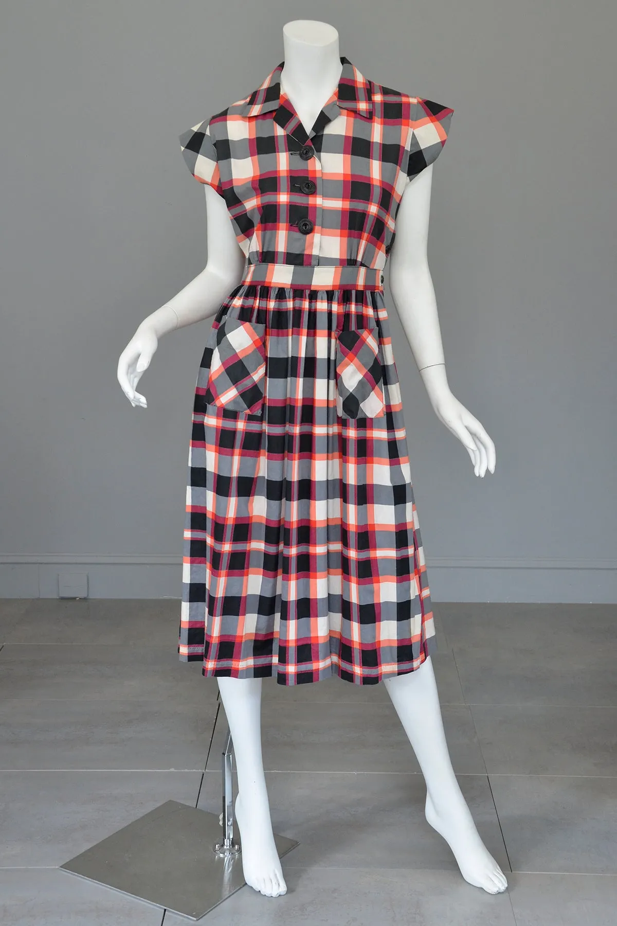 Late 1940s Early 50s Red White Black Plaid Dress Patch Pockets