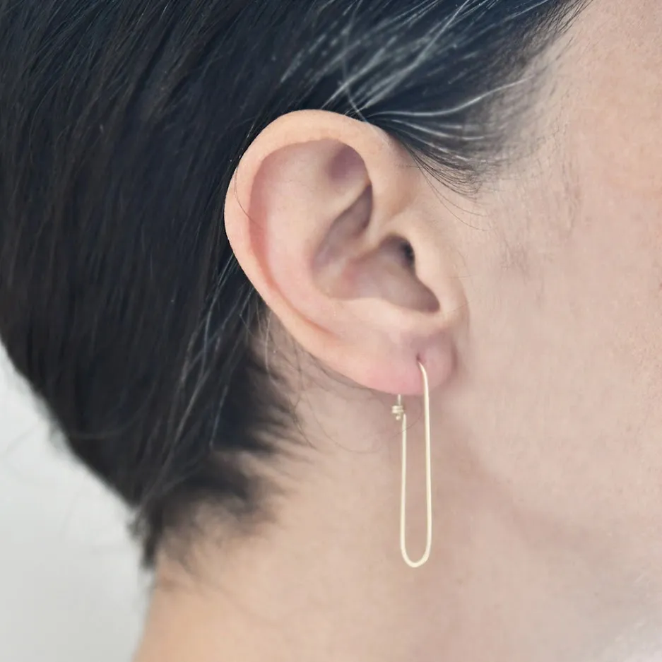 <!--ER991-->small ovalong dainty hoops