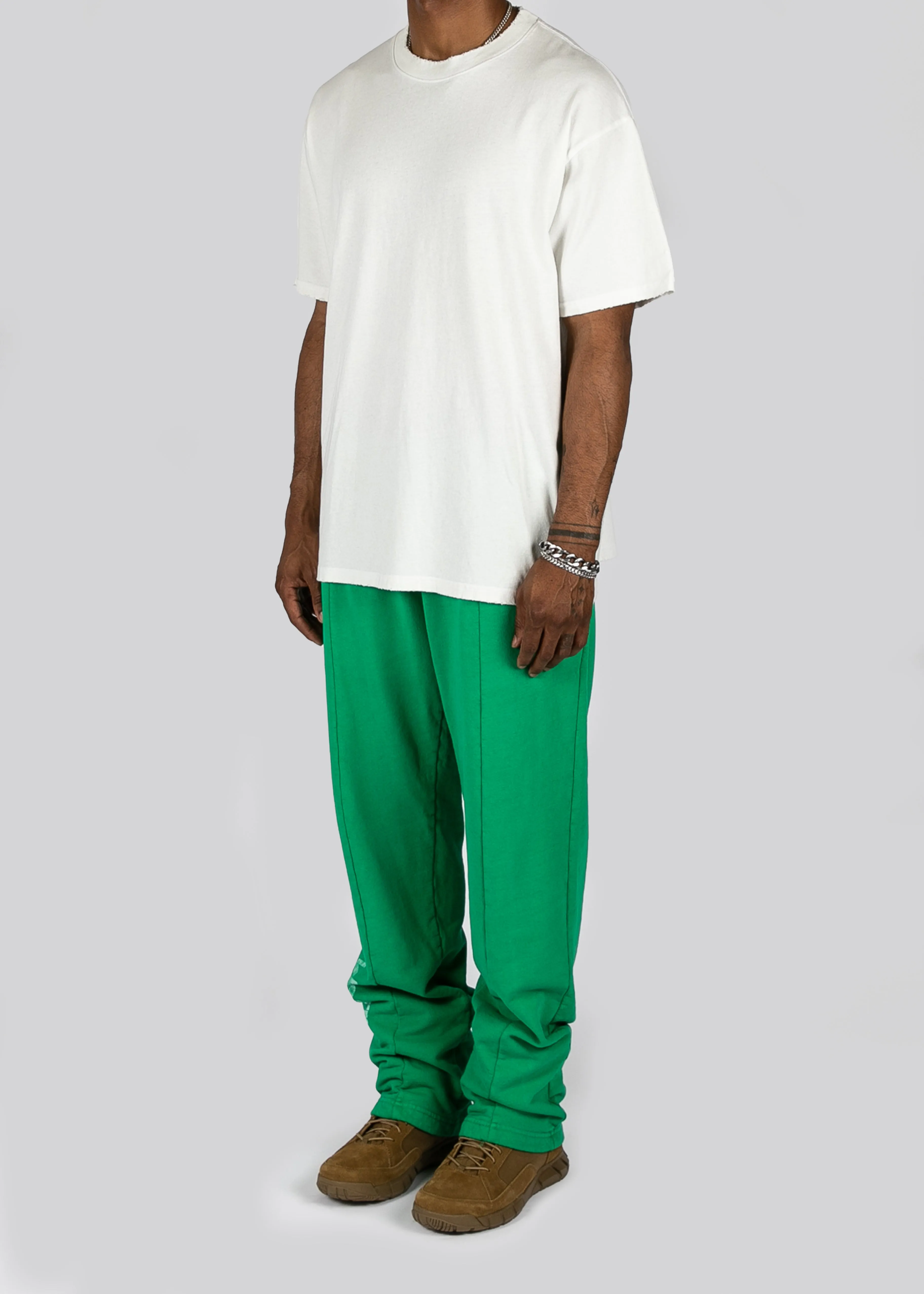 Strawberry Pleated Sweatpant - Kelly Green